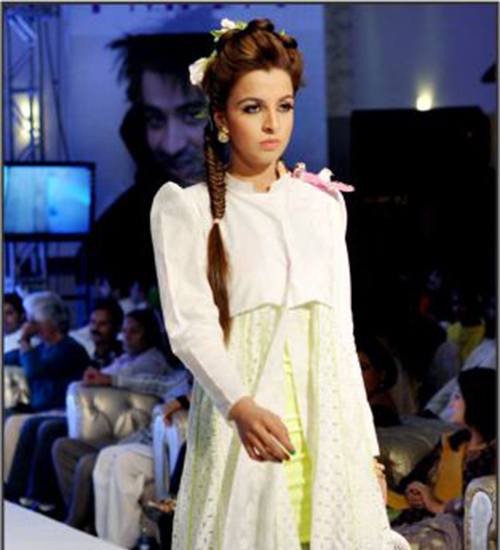 Female-Model-Lahore-Hira